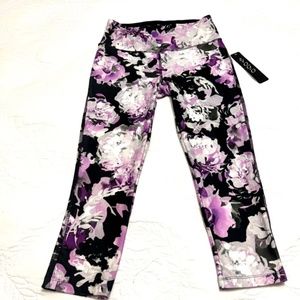 NWT VOGO ATHLETICA 7/8 LENGTH HI RISE PEONY FLOWERS PRINT CAPRI LEGGINGS